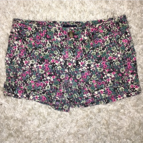 American Eagle Floral Shorts! - Picture 2 of 5